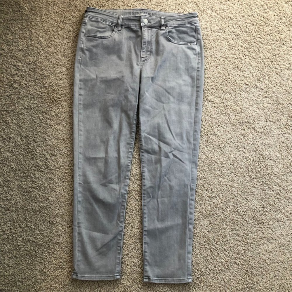 American Eagle Gray Jegging Crop